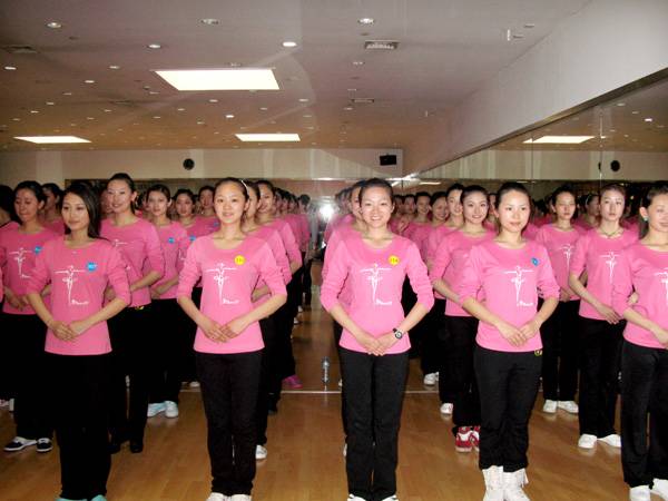 菁英物業(yè)服務(wù)禮儀培訓(xùn)課件 細(xì)節(jié)鑄就卓越服務(wù)